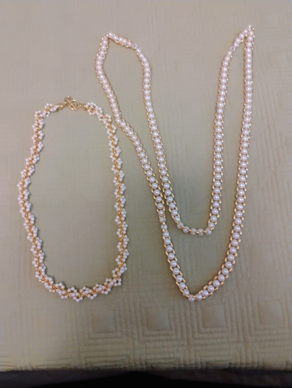 2 Ladies Pearl Look Necklaces